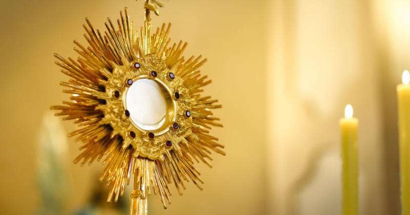 'Eucharistic Adoration' for Ukraine on the Feast of Exaltation of the Holy Cross