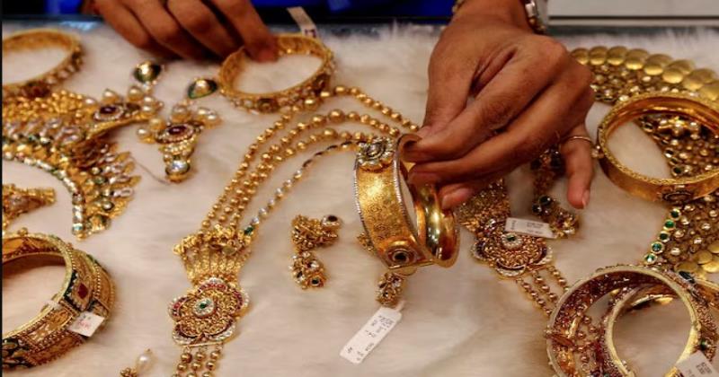 Indian Gold Market Faces Record Discounts Amid Surging Prices