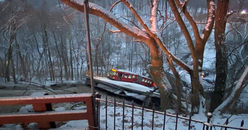 Pittsburgh bridge collapses ahead of Biden city visit