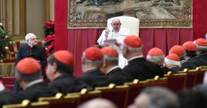 Pope Francis Encourages Roman Curia to Embrace Love, Discernment, and Journey in Annual Address