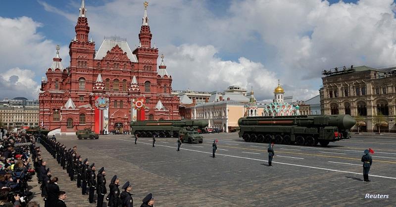 Russia steps up strikes in Ukraine amidst Victory Day parade