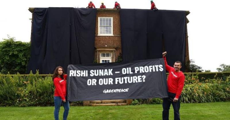 Sunak's 'Proportionate Approach' Gets Black Fabric from Climate Activists