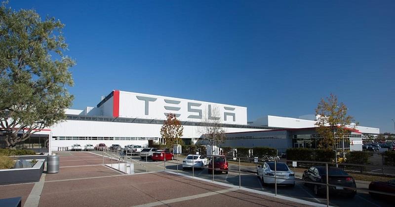 Tesla CEO warns of major layoffs; looks to cut 10% staff