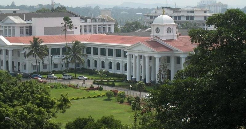 Supreme Court criticizes the Kerala government on frequent appointment of personal staff