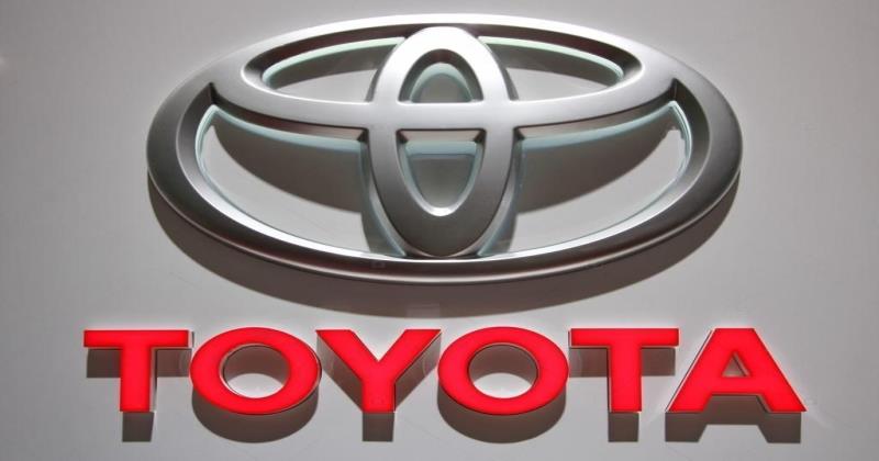 Toyota ditches electronic smart keys for mechanical ones